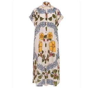 ISO XS Carolina K kaftan in wreath of flowers